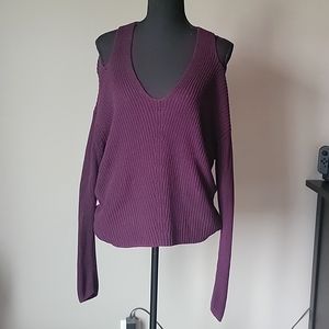 Express cold shoulder sweater, S